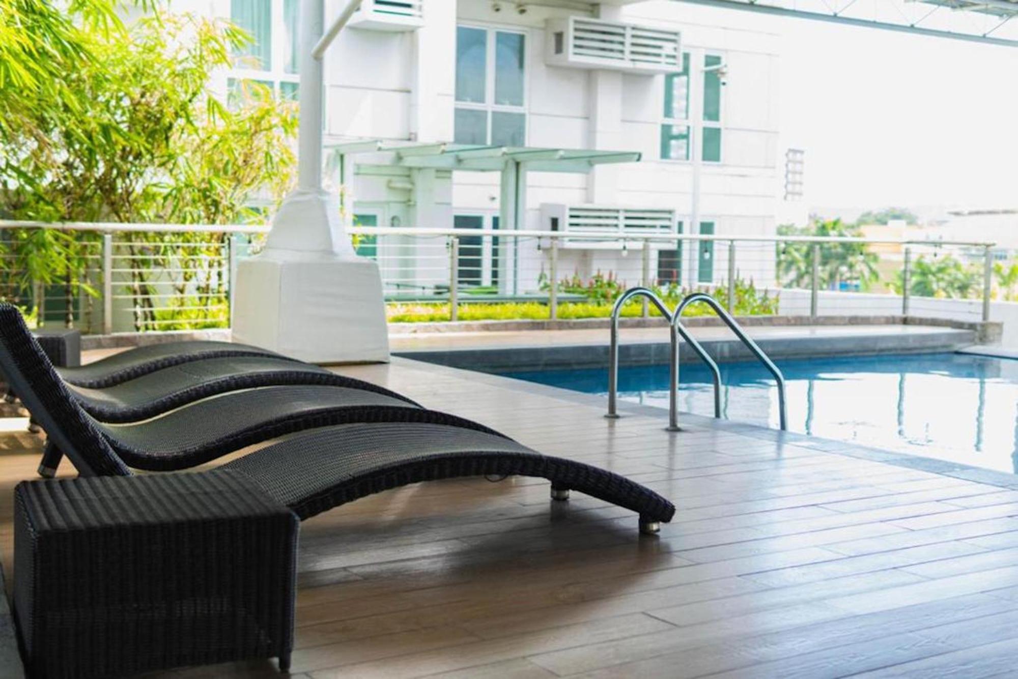 Abreeza Studio Suite 2321 - Pool, Wifi, City View, Washer, Ac, Netflix, Mall Davao City Esterno foto